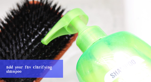 clean your hair brush with shampoo