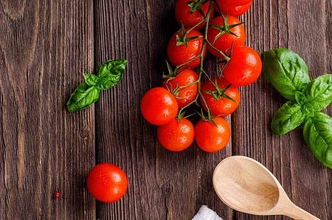 tomatoes for younger skin
